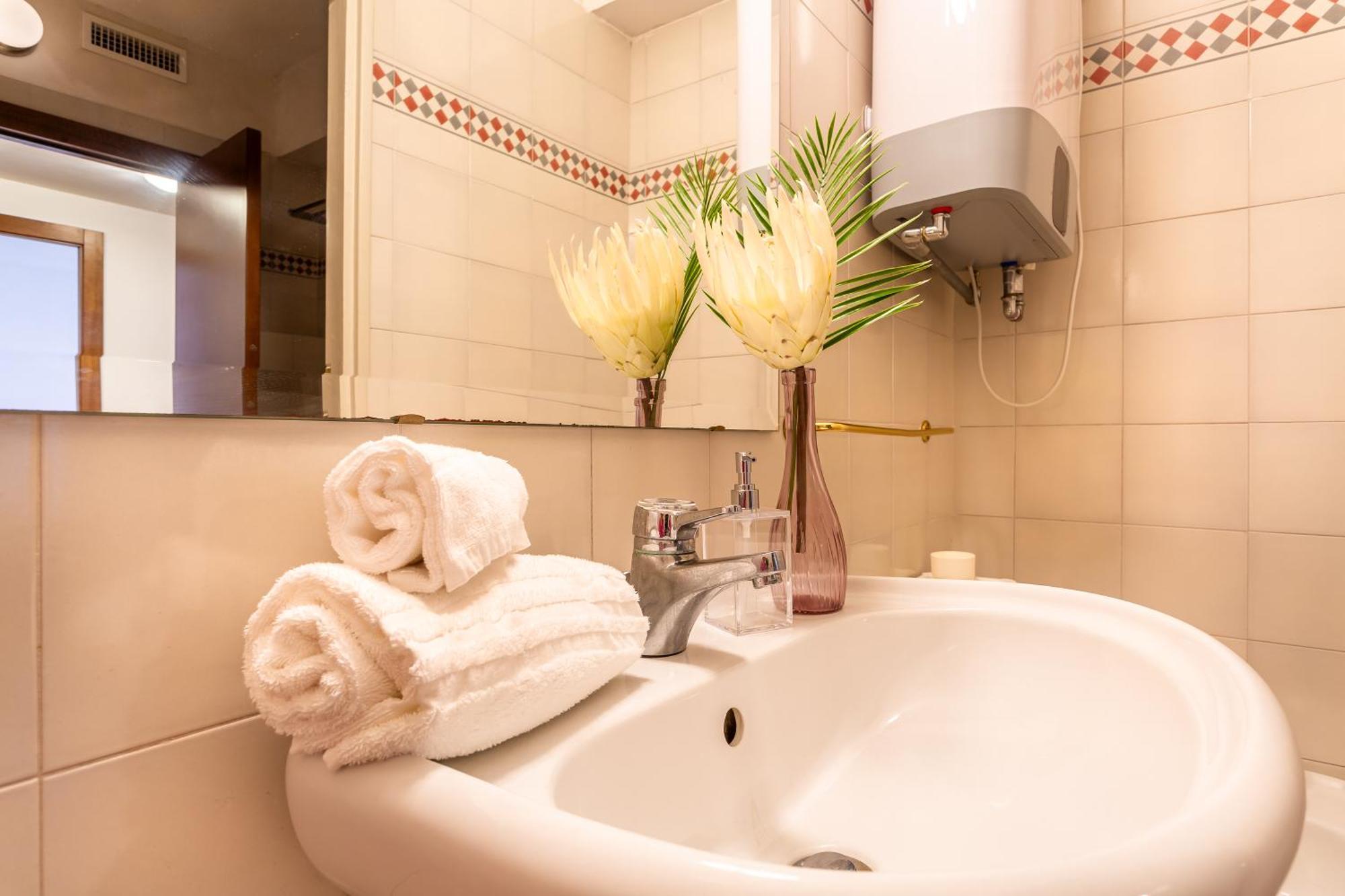 Iflat Lovely 2 Bedroom In Rione Monti *