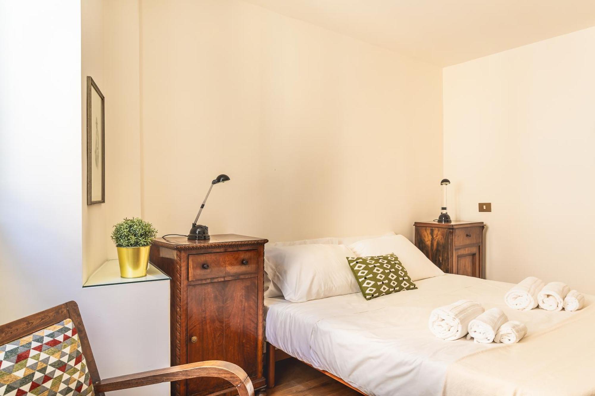 Apartment Iflat Lovely 2 Bedroom In Rione Monti Rom