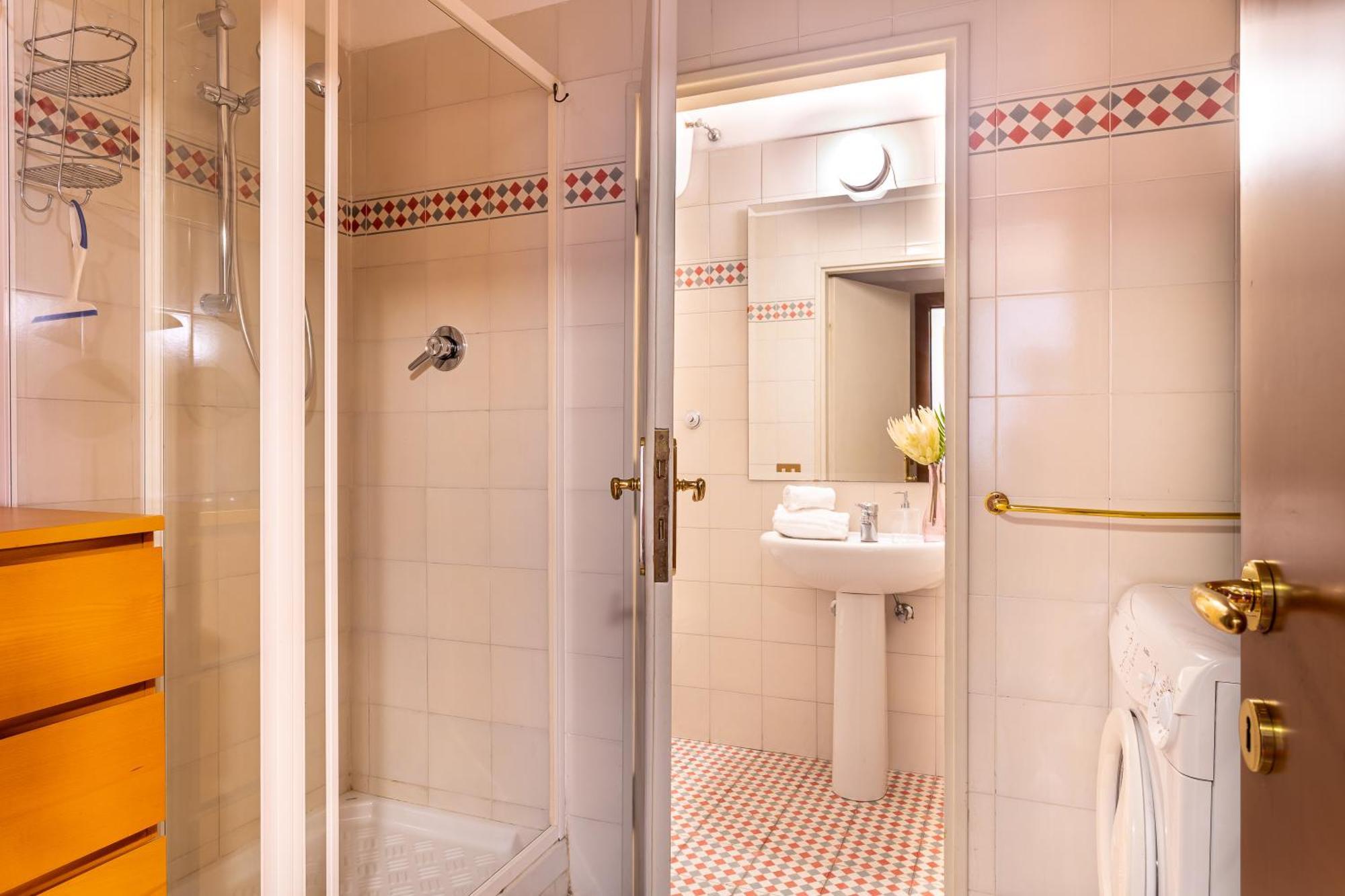 Apartment Iflat Lovely 2 Bedroom In Rione Monti *