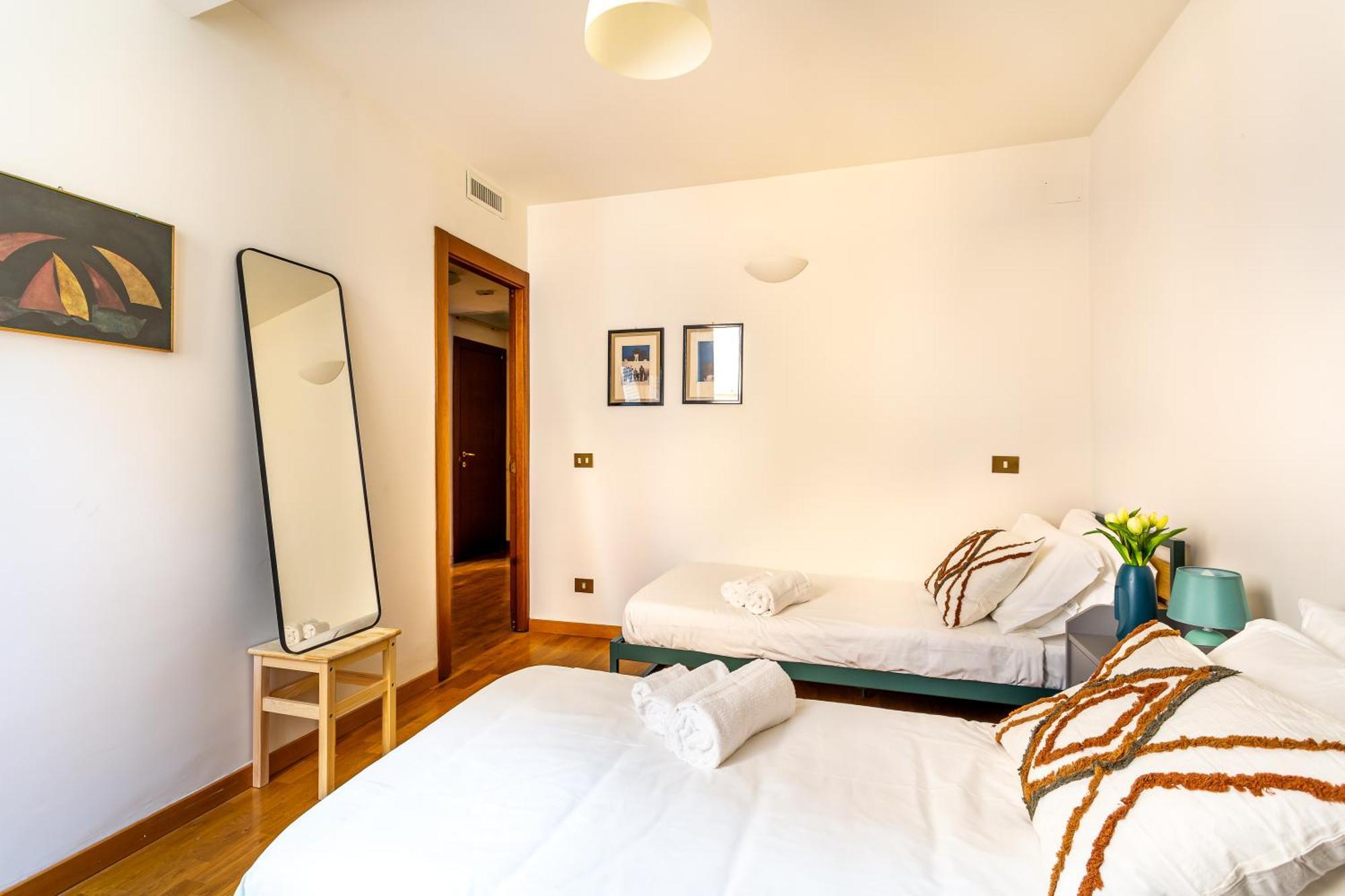 Iflat Lovely 2 Bedroom In Rione Monti Apartment